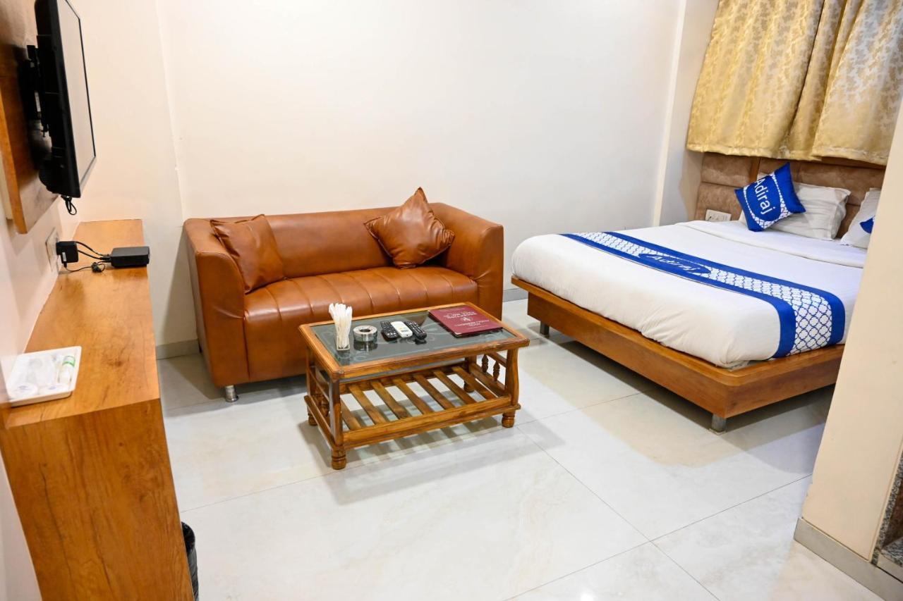 Adiraj Residency Hotel Нави Мумбай Екстериор снимка