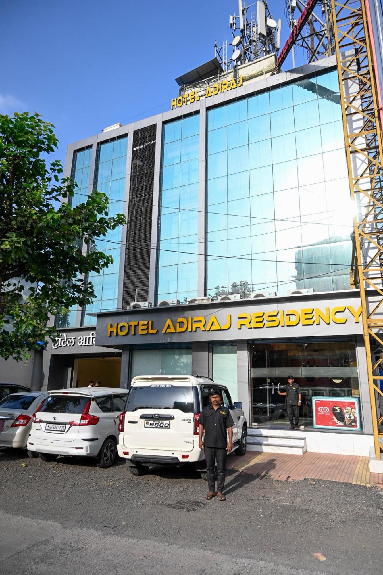 Adiraj Residency Hotel Нави Мумбай Екстериор снимка