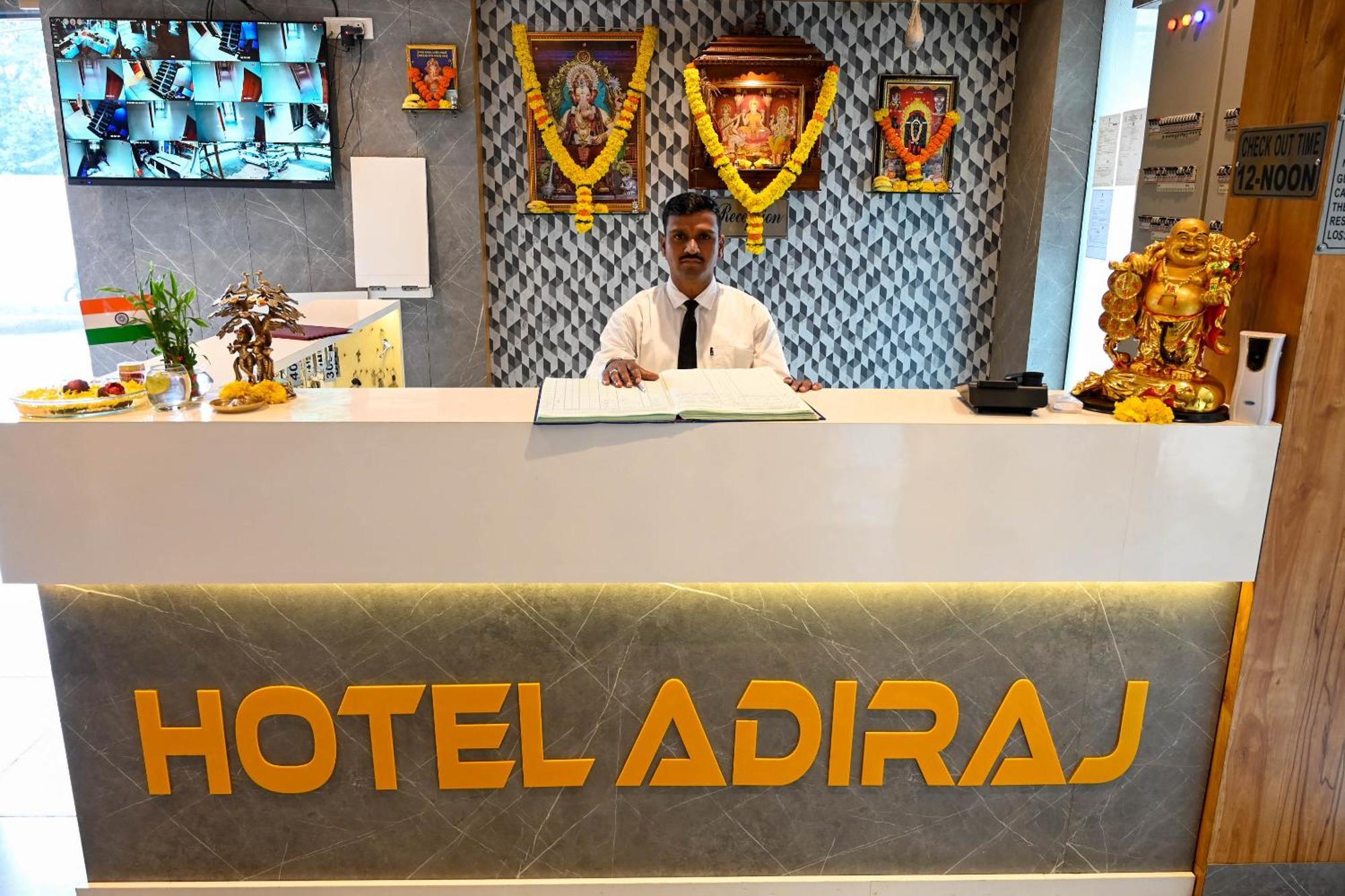 Adiraj Residency Hotel Нави Мумбай Екстериор снимка