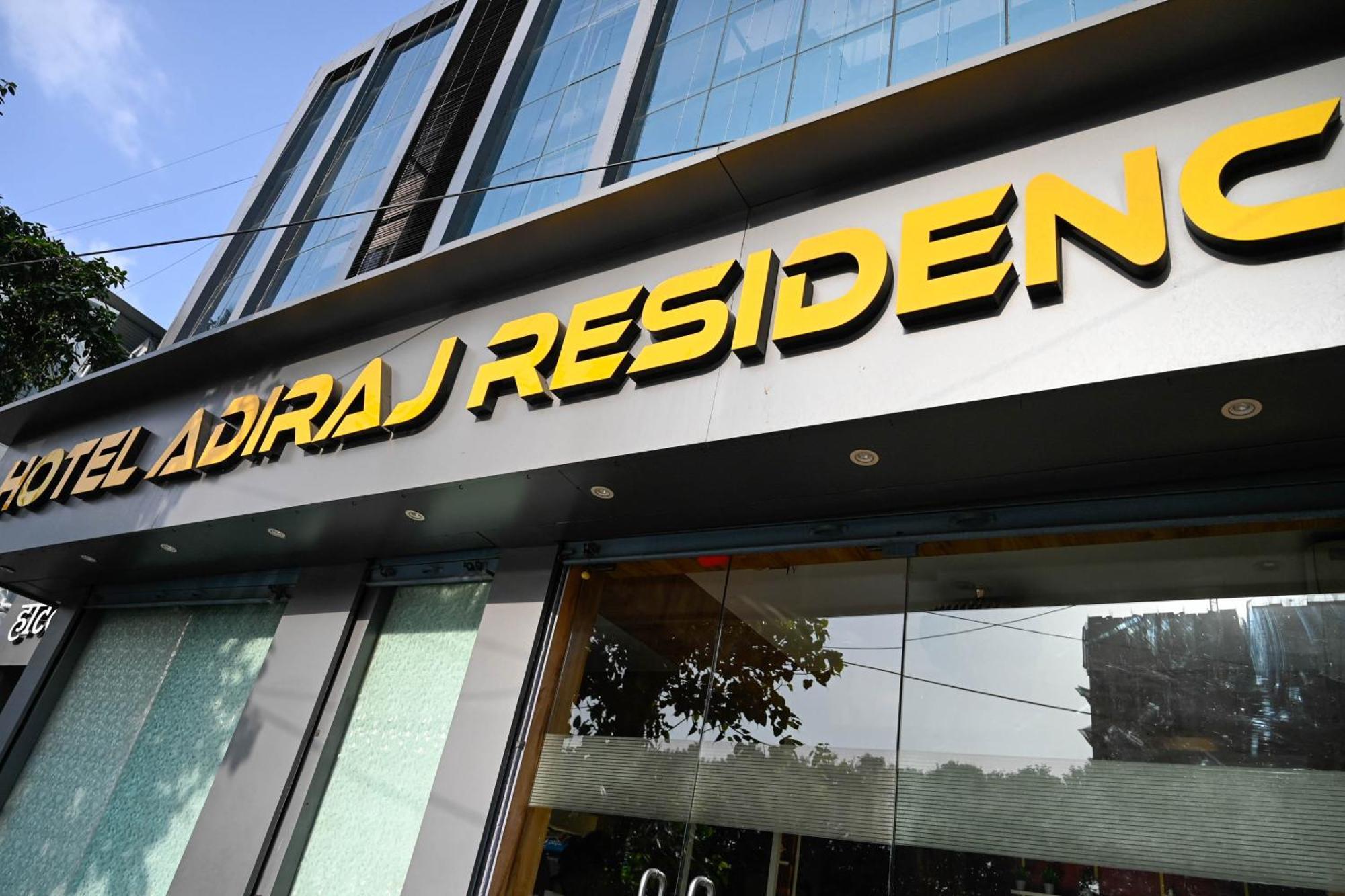 Adiraj Residency Hotel Нави Мумбай Екстериор снимка