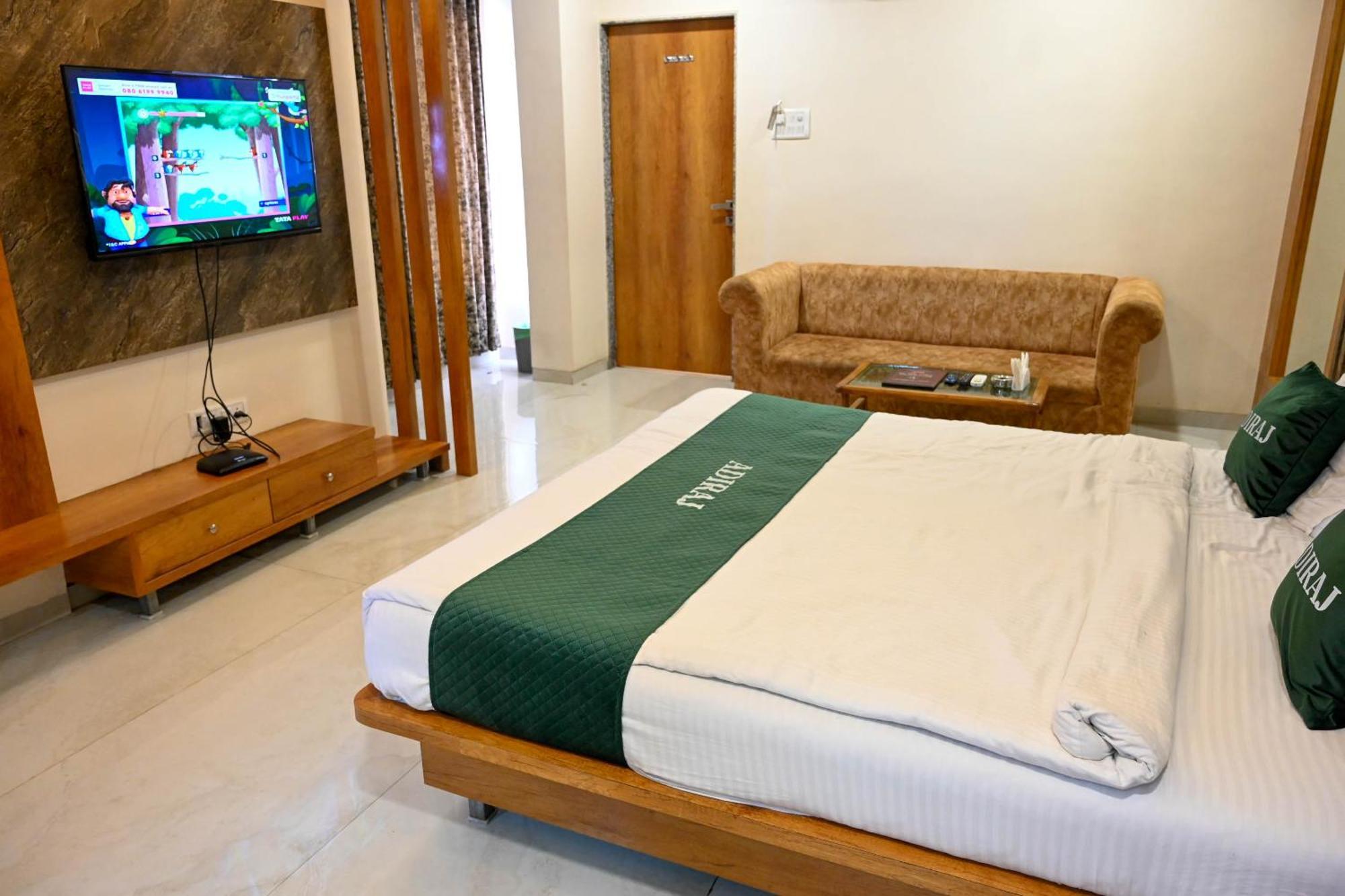 Adiraj Residency Hotel Нави Мумбай Екстериор снимка