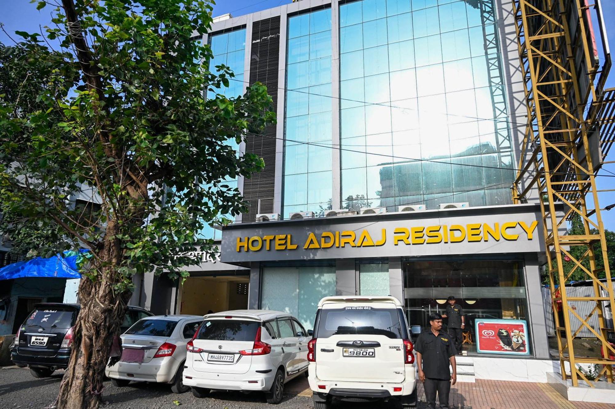Adiraj Residency Hotel Нави Мумбай Екстериор снимка