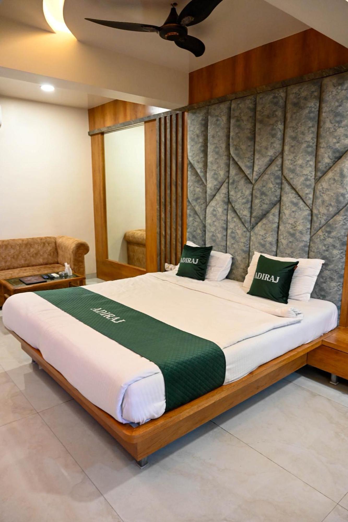 Adiraj Residency Hotel Нави Мумбай Екстериор снимка