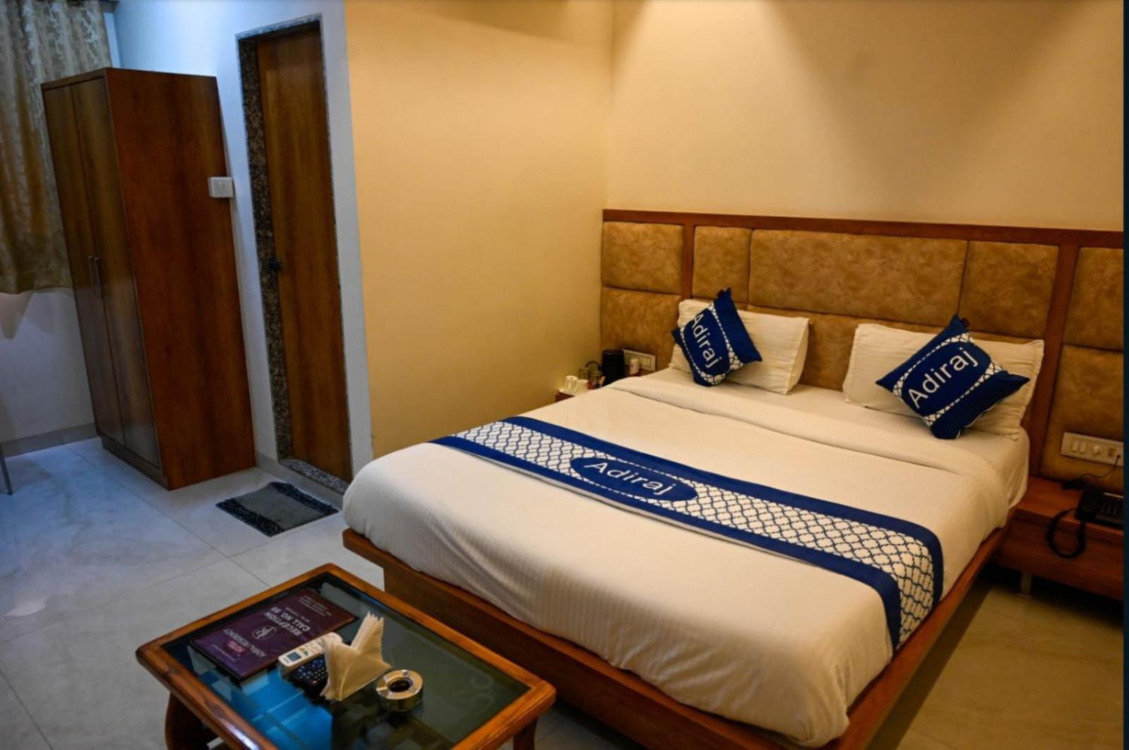 Adiraj Residency Hotel Нави Мумбай Екстериор снимка